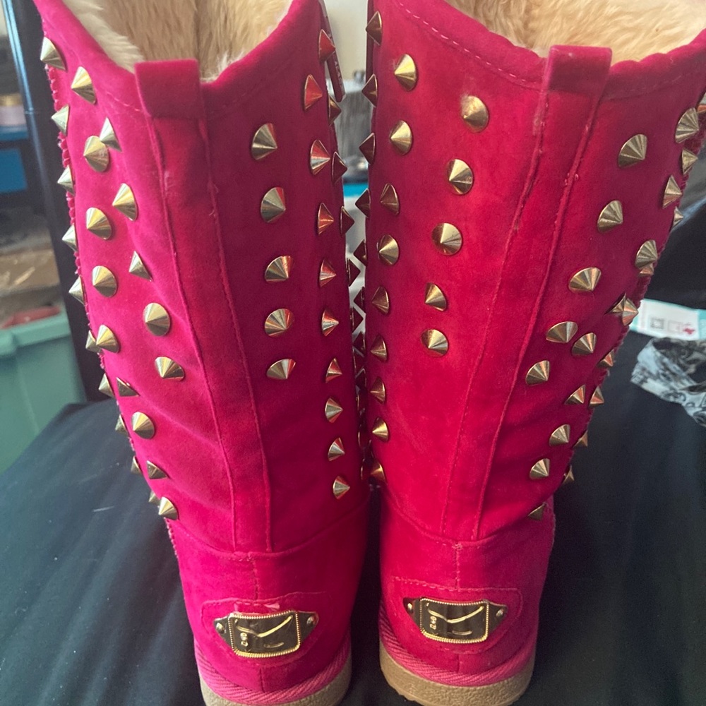 Shiek pink suede fur lined boots